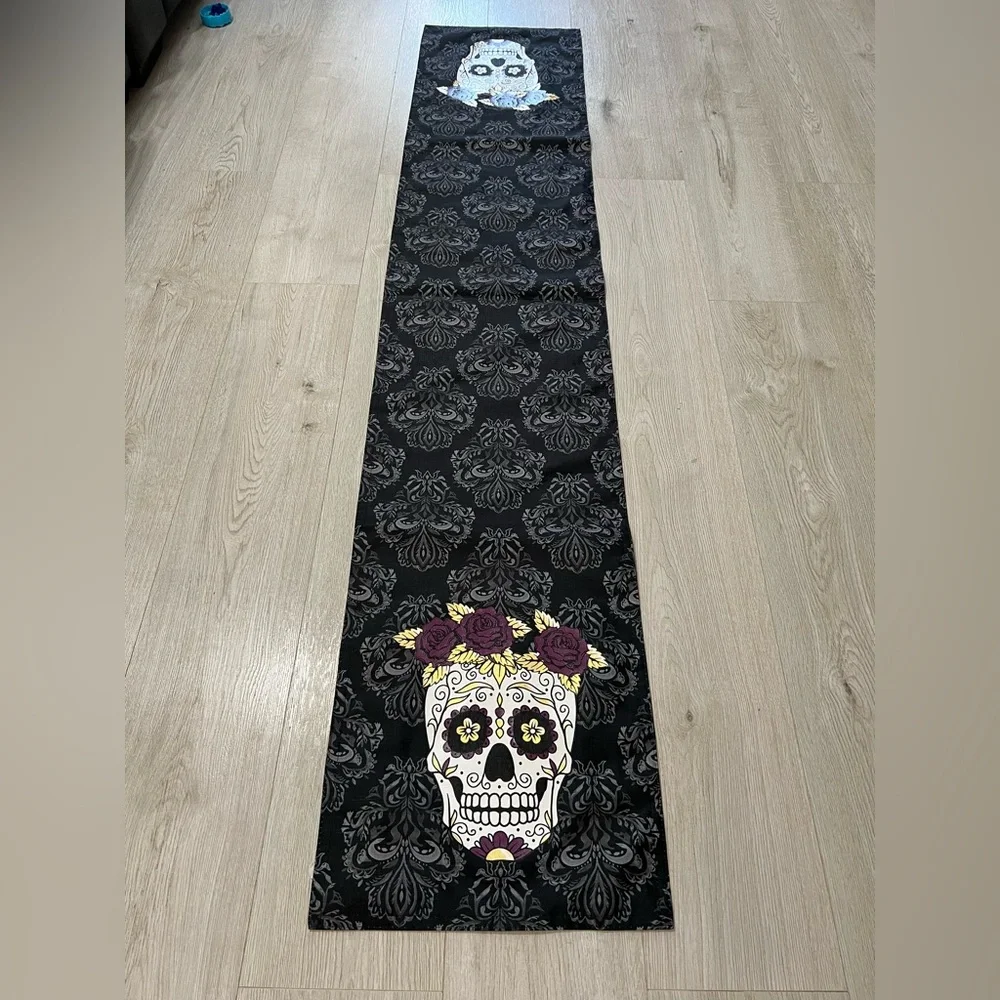 Table Runner - Picture 2 of 5